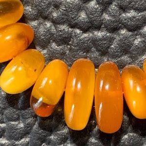 Amber necklace 20 inches, 30G.